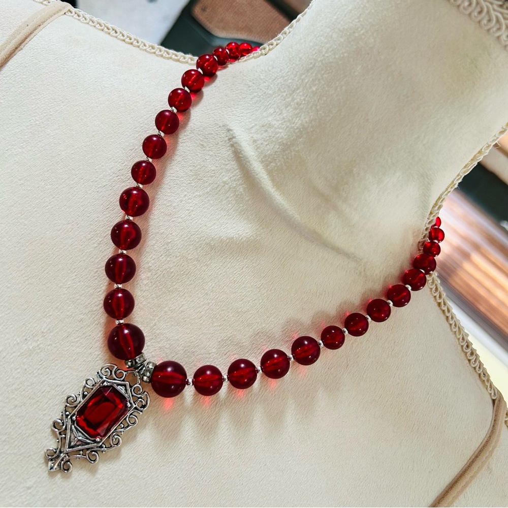 Handcrafted vintage repurpose graduated red vampire blood lucite bead necklace